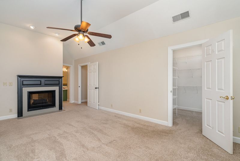 2824 Regenwood Dr, Murfreesboro, TN 37129