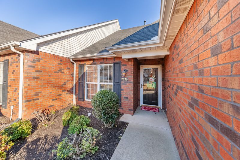 2820 Stonehedge Dr, Murfreesboro, TN 37128