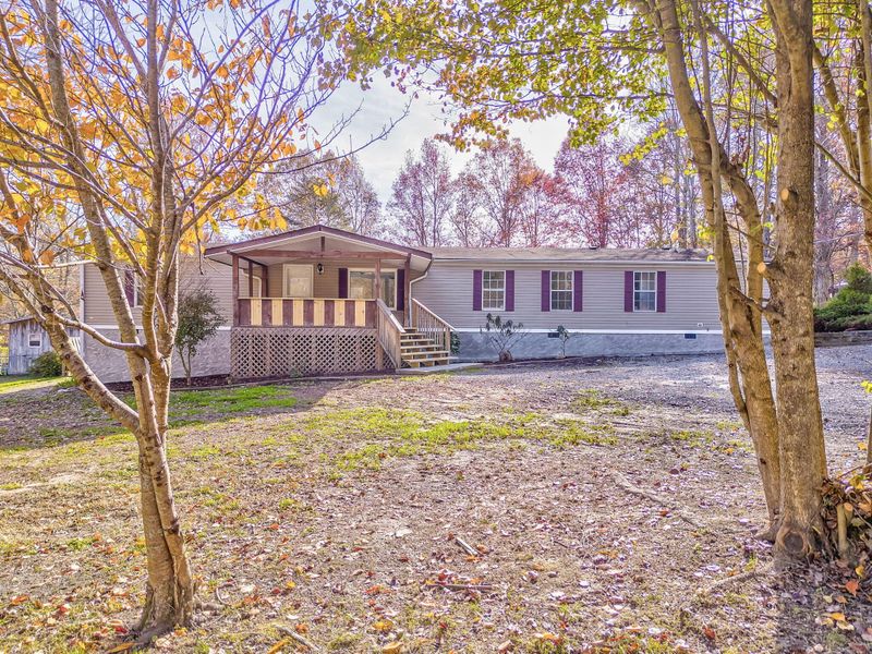 1207 Derby Dr, Cohutta, GA 30710