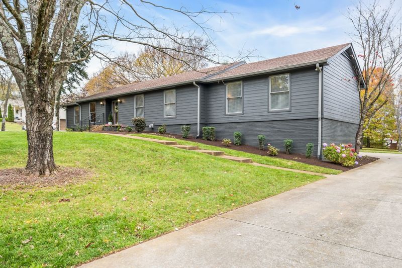 8224 Frontier Ln, Brentwood, TN 37027