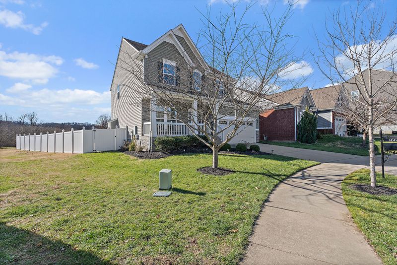 1668 Brockton Ln, Nashville, TN 37221