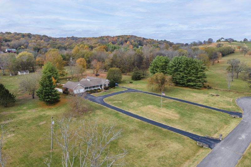1169 Roseland Dr, Columbia, TN 38401