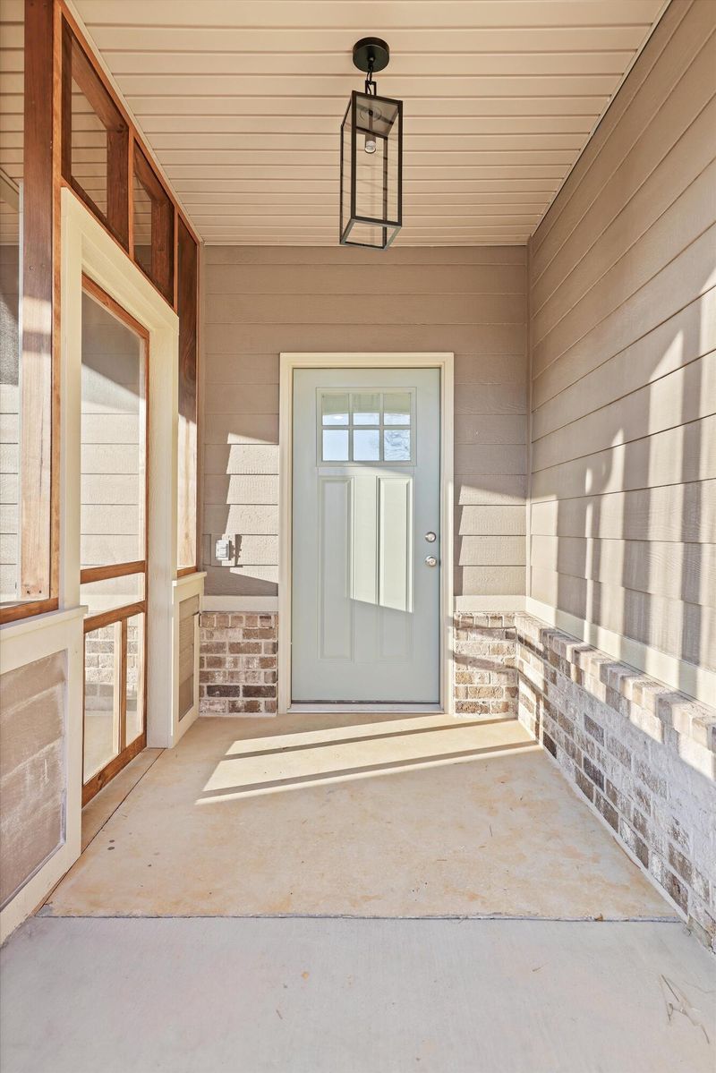 54 Maddox Ln, Chatsworth, GA 30705