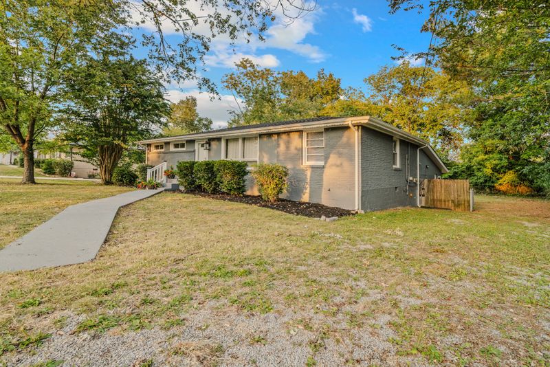 112 Cranwill Dr, Hendersonville, TN 37075