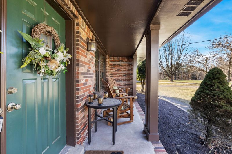 2463 Barwood Dr, Greenbrier, TN 37073