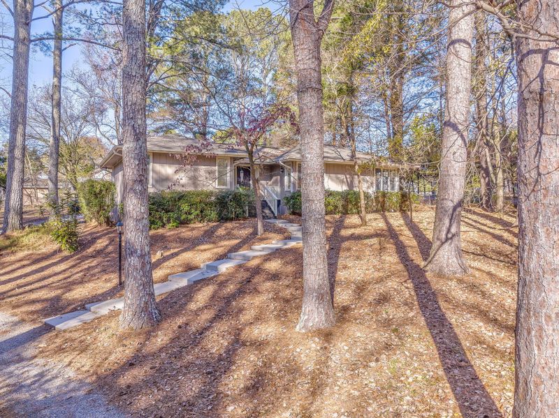 2622 E Lake Park Dr, Rocky Face, GA 30740