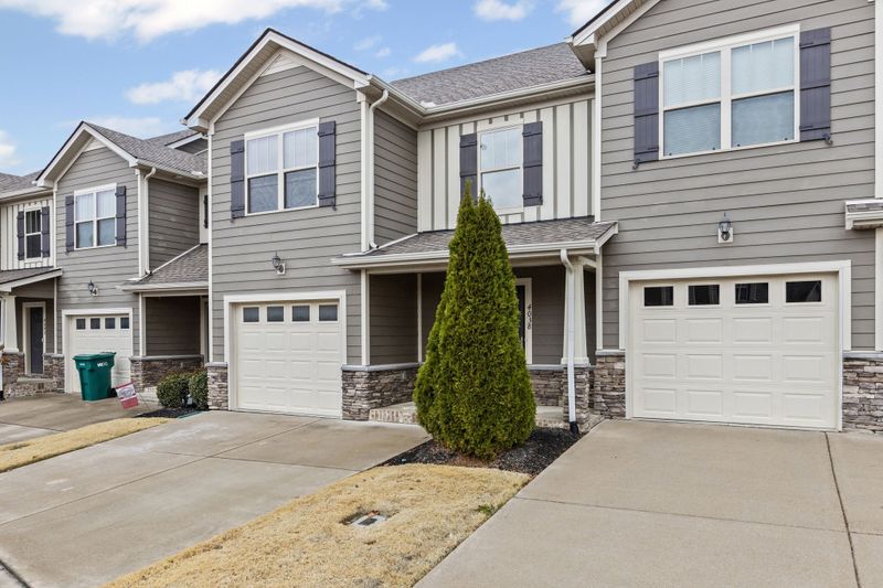 4038 Commons Dr, Spring Hill, TN 37174