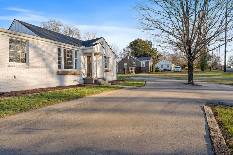 2245 Stratford Ave, Nashville, TN 37216