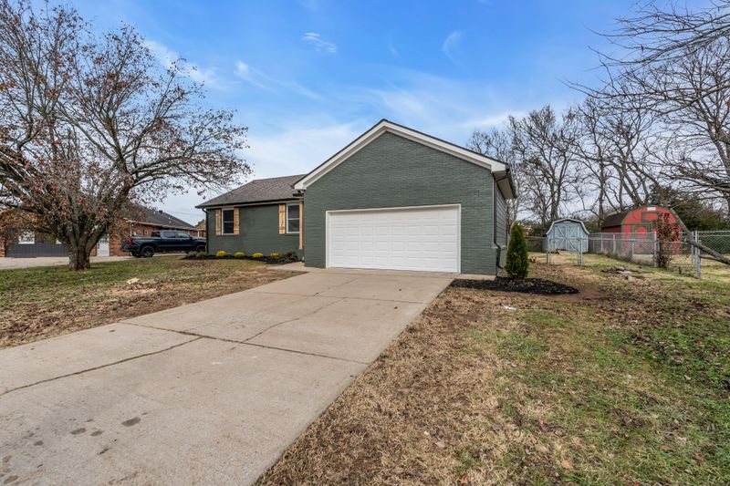 303 Lake Farm Rd, Smyrna, TN 37167