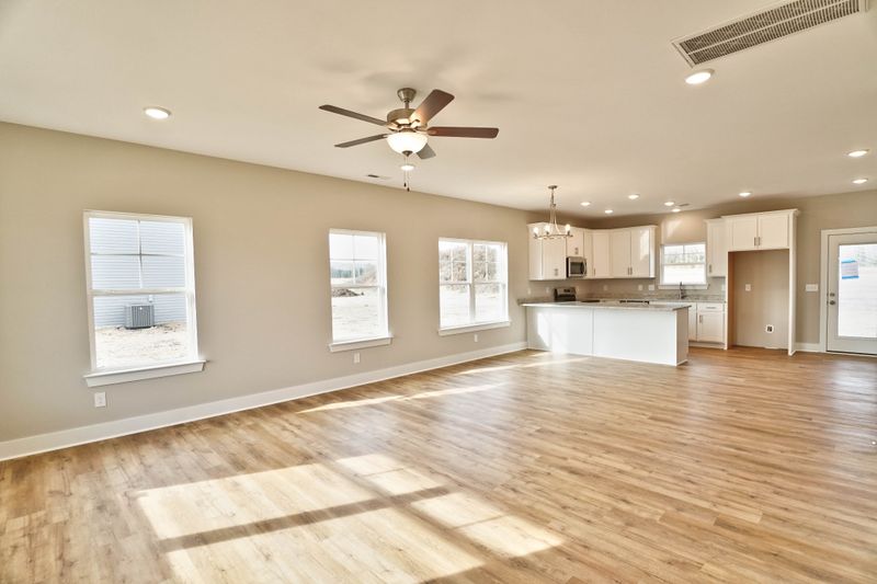 711 Vrabel Rd, Murfreesboro, TN 37130