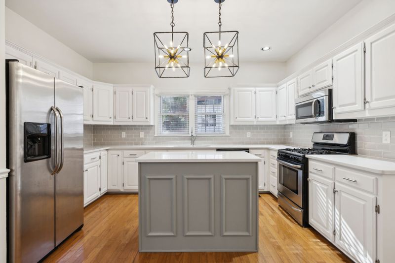 1729 Fieldcrest Cir, Franklin, TN 37064