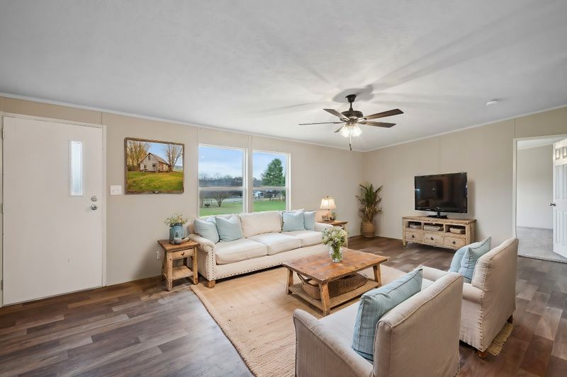 1524 Poplar Ridge Ln, Chapmansboro, TN 37035