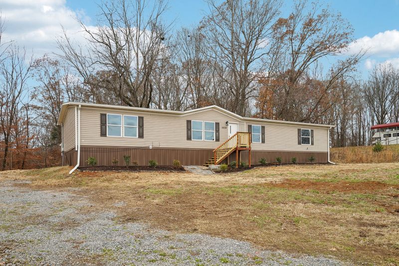 1524 Poplar Ridge Ln, Chapmansboro, TN 37035