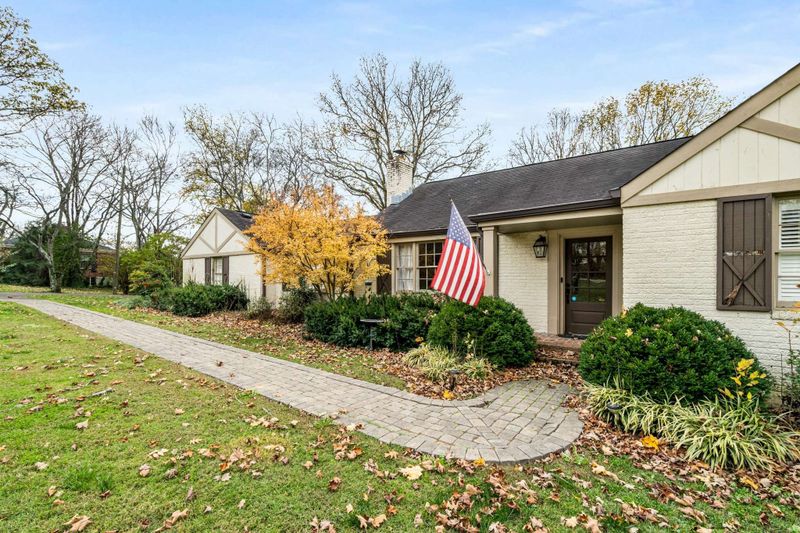 2409 Hemingway Dr, Nashville, TN 37215