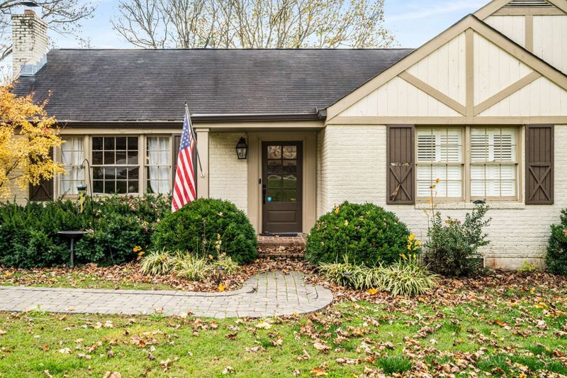 2409 Hemingway Dr, Nashville, TN 37215