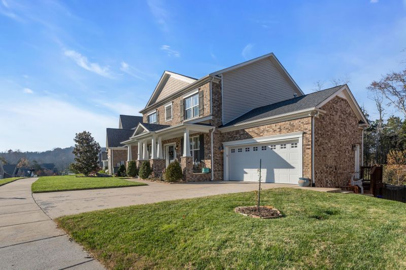 8544 Beautiful Valley Dr, Nashville, TN 37221
