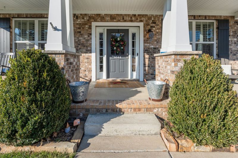 8544 Beautiful Valley Dr, Nashville, TN 37221