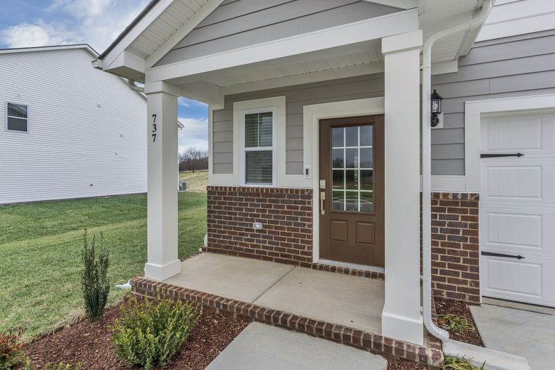 737 Emerson Ln, Westmoreland, TN 37186