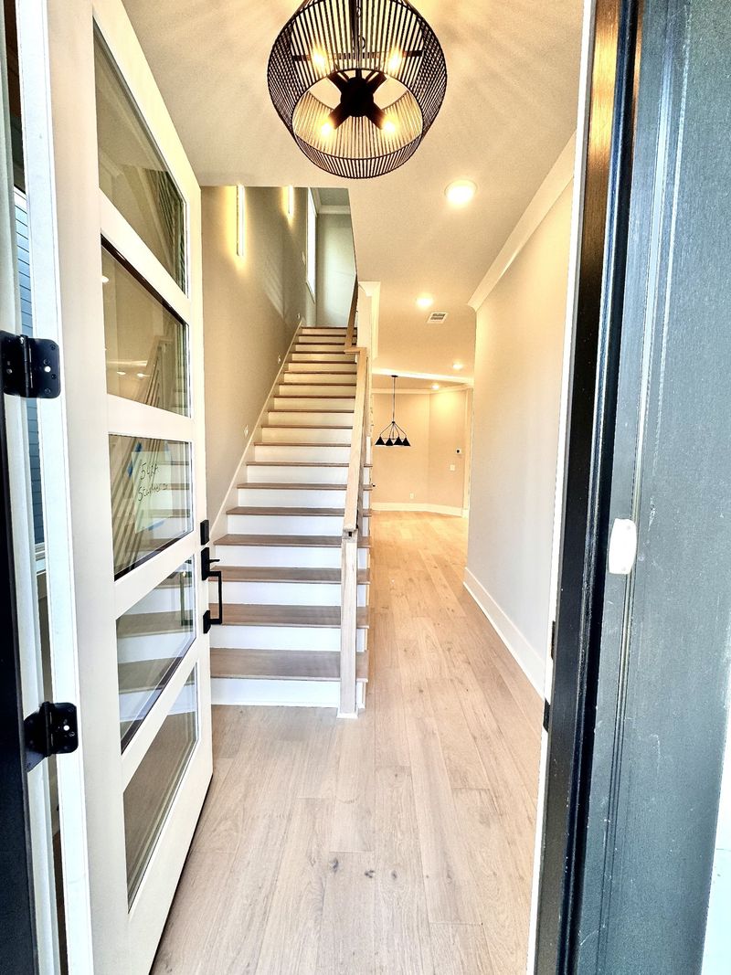 542A Starliner Dr, Nashville, TN 37209