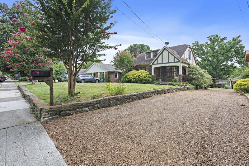 2725 W Linden Ave, Nashville, TN 37212
