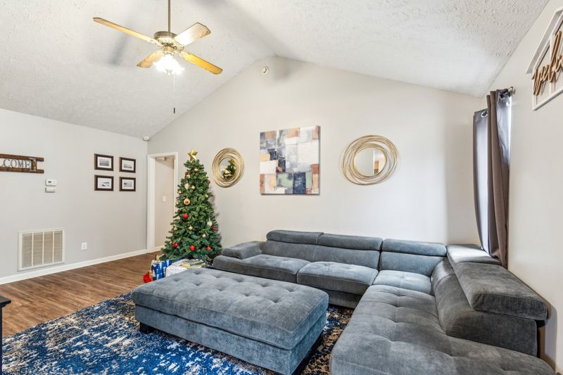 2023 Sugartree Dr, Murfreesboro, TN 37129
