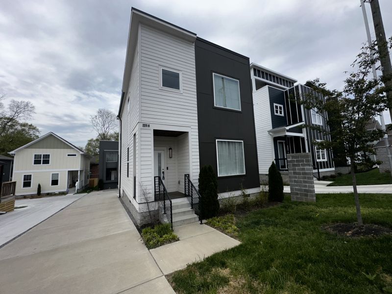 2211 24th Ave N #A, Nashville, TN 37208