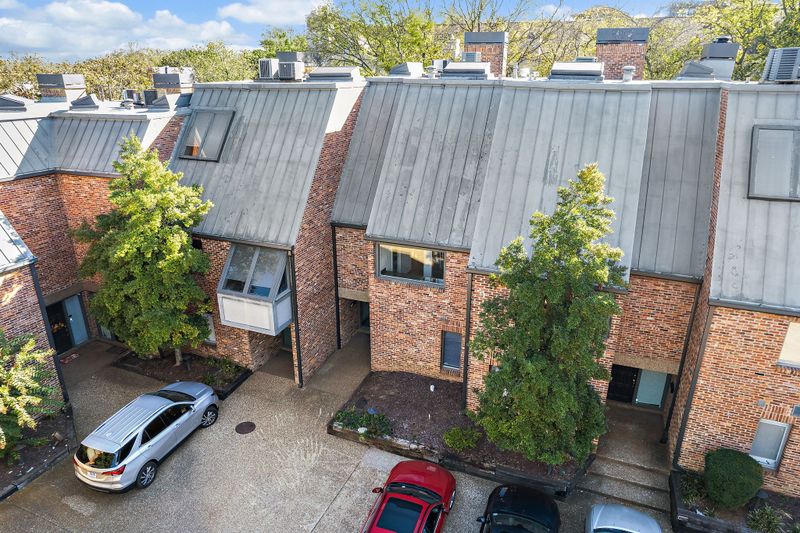 114 Hampton Pl, Nashville, TN 37215