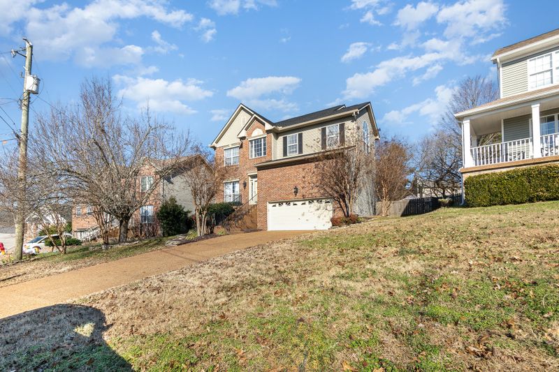 107 W Harbor Ct, Hendersonville, TN 37075