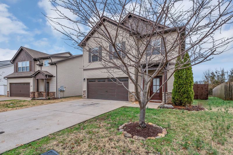 1653 Warmingfield Dr, Murfreesboro, TN 37127