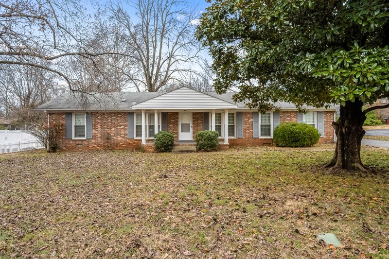 1202 Taylor Pl, Murfreesboro, TN 37129