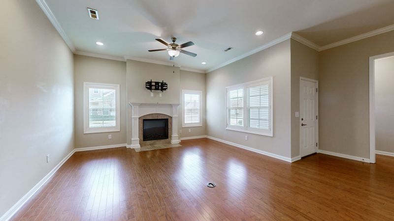 2156 Stonecenter Ln, Murfreesboro, TN 37128