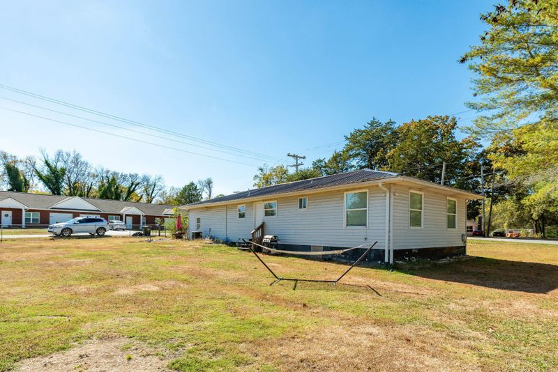 17 Ann Dr, Rossville, GA 30741
