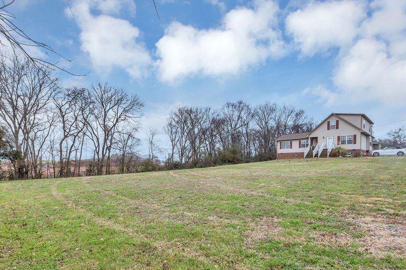 3013 Mackenzie Ln, Columbia, TN 38401