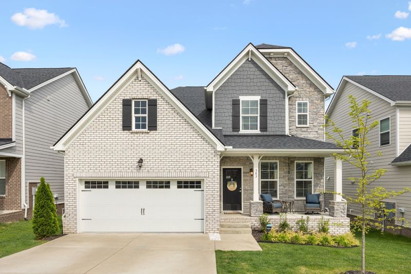 583 Montrose Dr, Mount Juliet, TN 37122