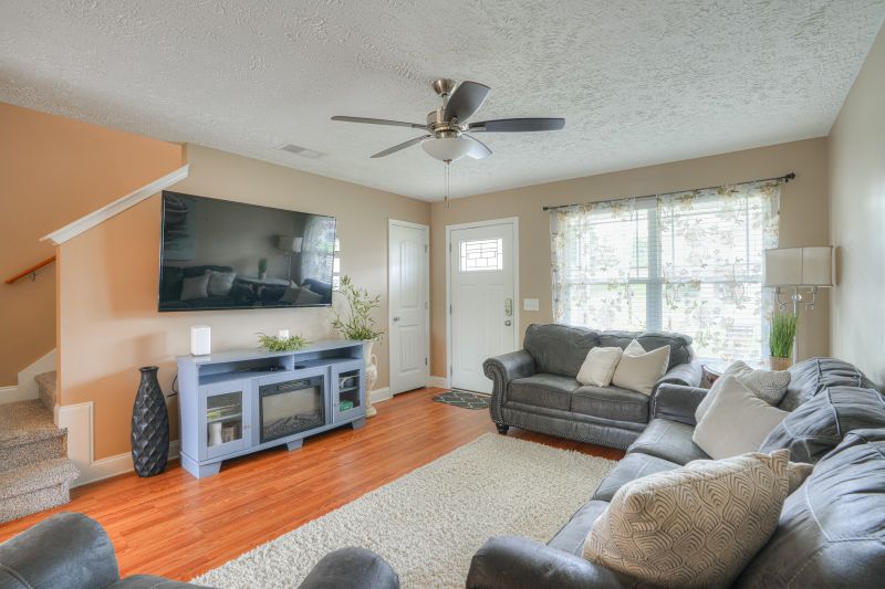 454 Golf Club Ln, Springfield, TN 37172
