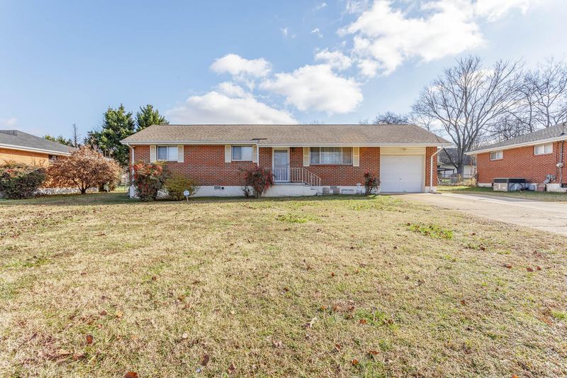 86 Elaine Cir, Fort Oglethorpe, GA 30742