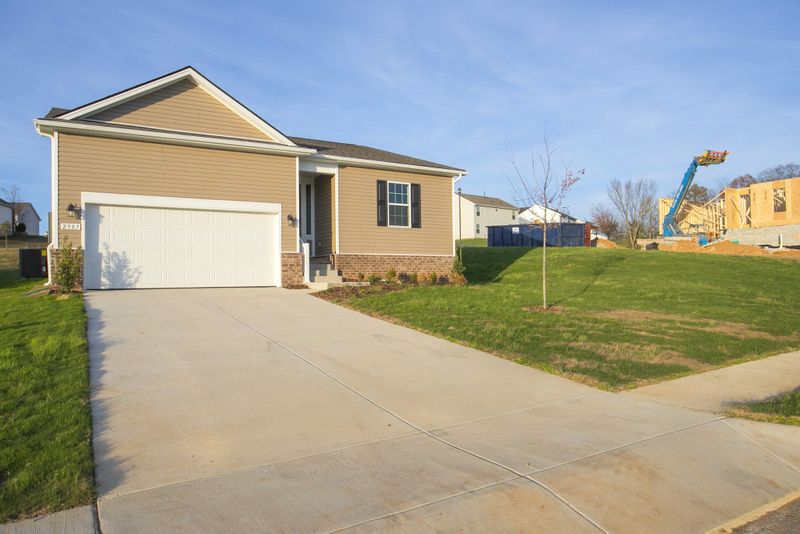 2987 Windstone Trl, Columbia, TN 38401