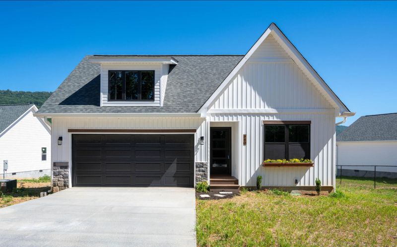 680 Sells Ln, Trenton, GA 30752