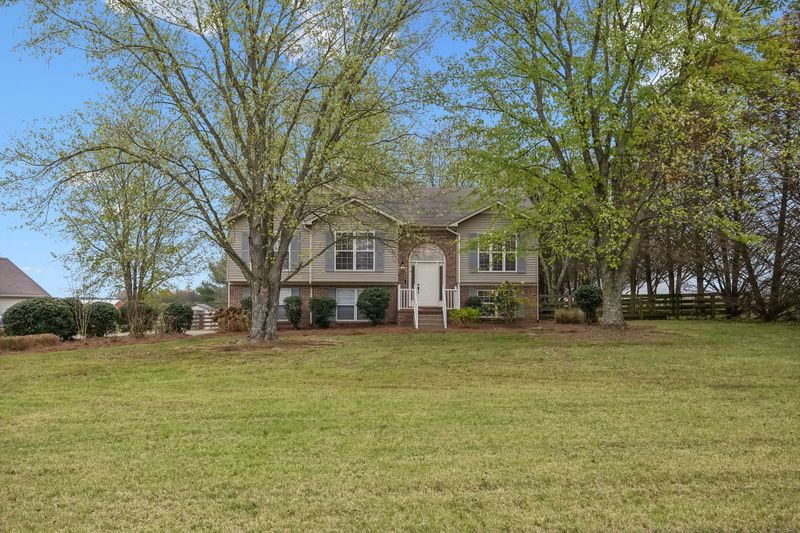 2109 Zion Rd, Columbia, TN 38401