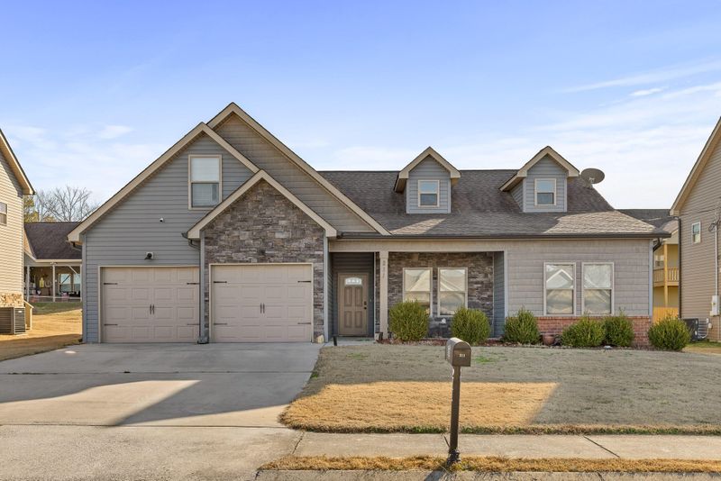 211 Franklin Cir, Fort Oglethorpe, GA 30742