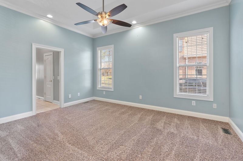 1011 Island Brook Dr, Hendersonville, TN 37075
