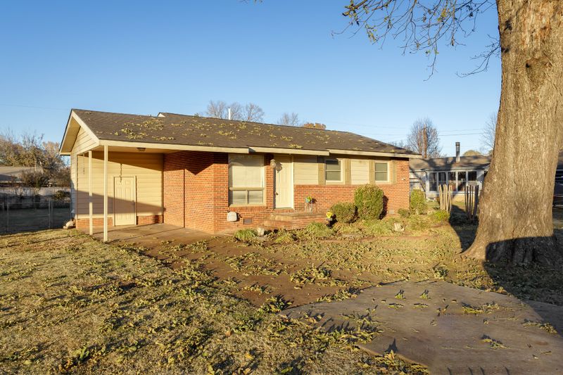 1107 Waverly Ave, Muscle Shoals, AL 35661