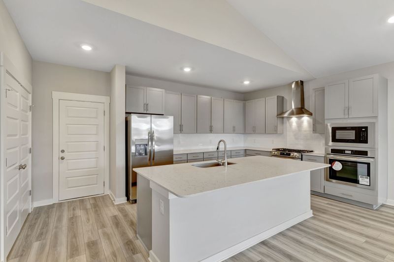 713 Tischer Dr, Hendersonville, TN 37075