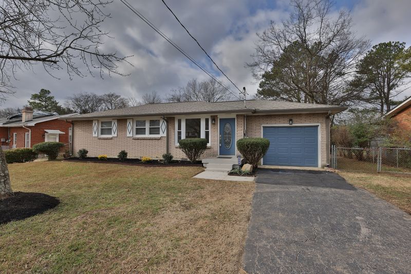 3059 Richmond Hill Dr, Nashville, TN 37207