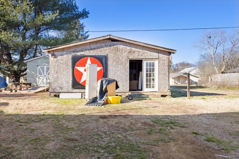 907 Stewart St, Chickamauga, GA 30707