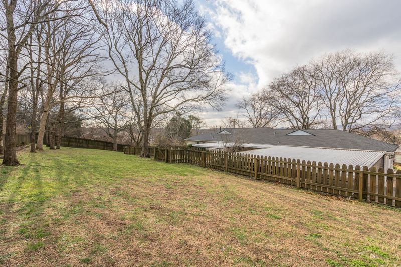 5124 Ashley Dr, Nashville, TN 37211