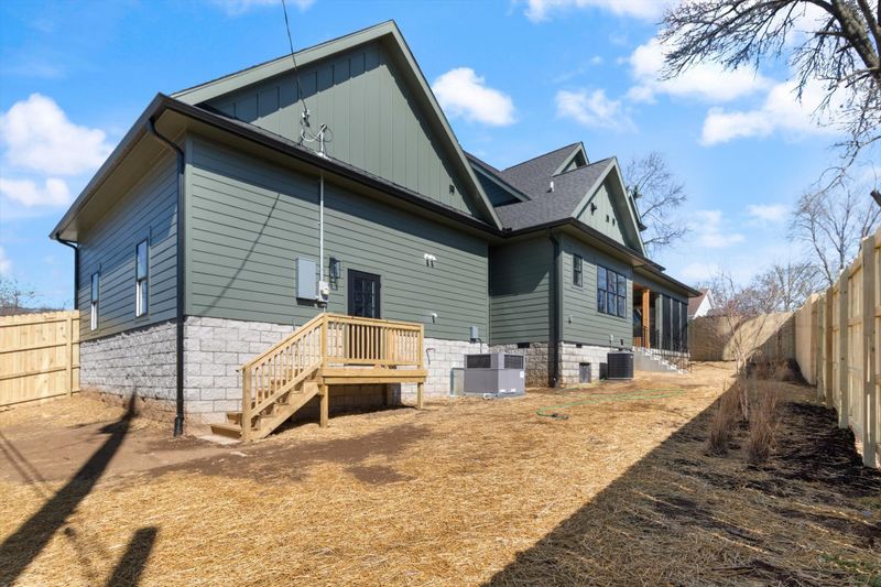 800 Crockett St, Nashville, TN 37207