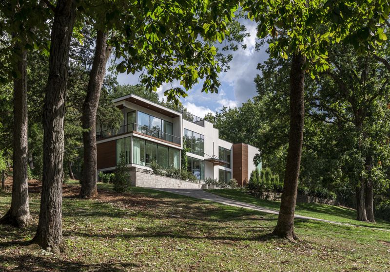 1118 Crater Hill Dr, Nashville, TN 37215