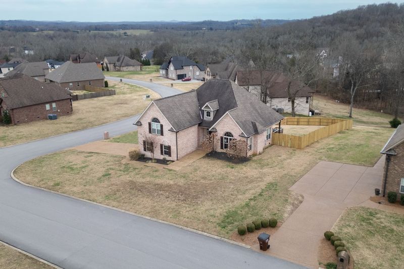 100 Mallard Pt, Lebanon, TN 37087