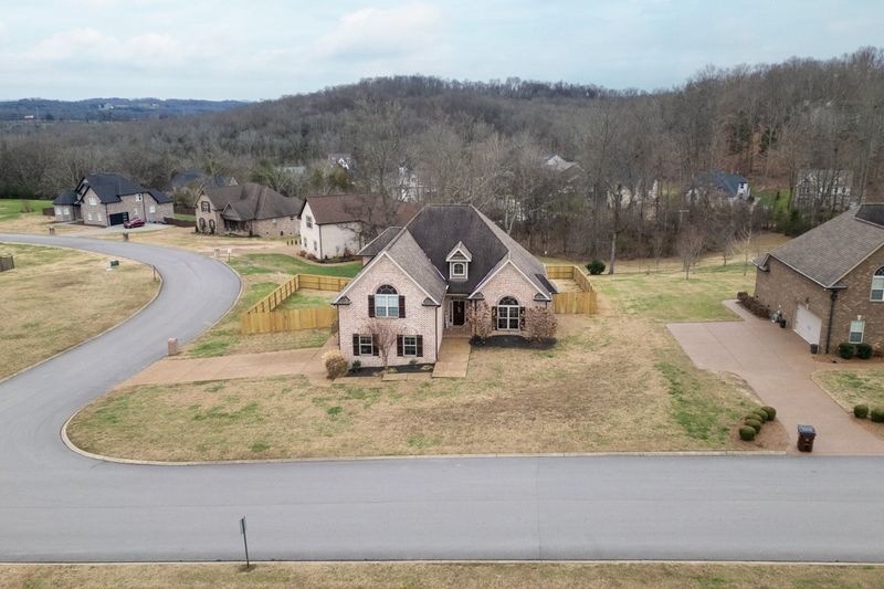 100 Mallard Pt, Lebanon, TN 37087